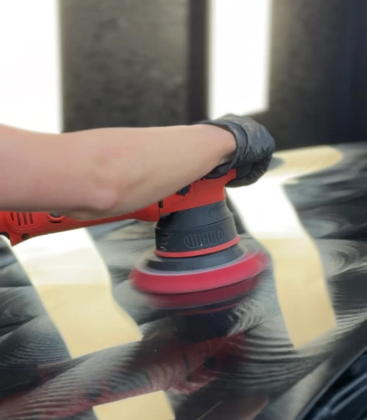Polering og keramisk coating: Hvad er forskellen?